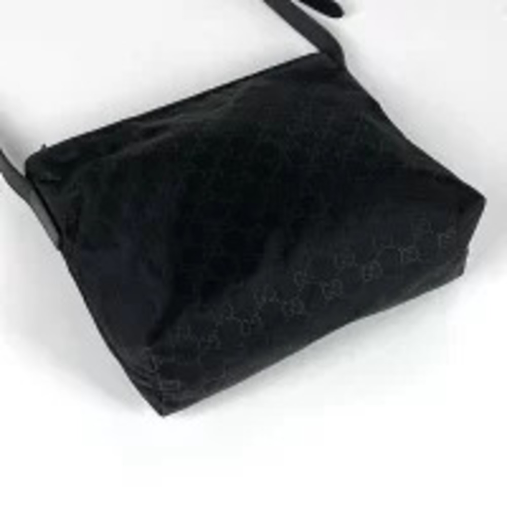 Gucci GG shoulder featuring strap a leather Messenger Bag black Nylon in